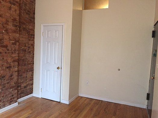 2nd image of 1719 Lexington Ave APT 2