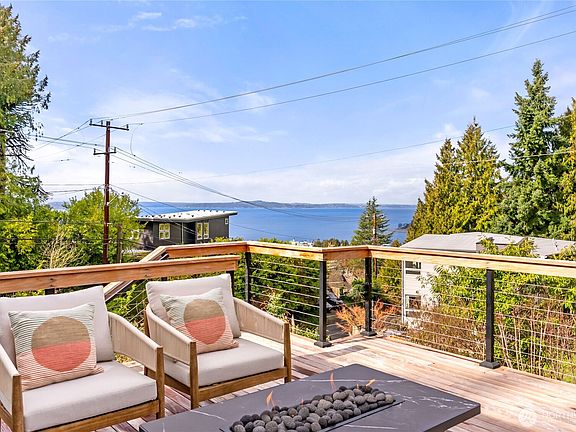 4th image of 9604 44th Avenue SW