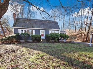 8 Autumn Ln, Westwood, MA 02081