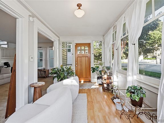 5th image of 179 Maple Ave