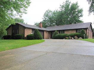 14001 W Hilltop Cir, Daleville, IN 47334