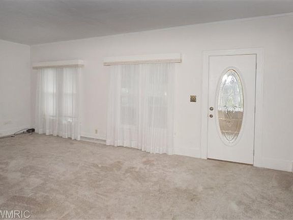 3rd image of 906 Dayton Ave