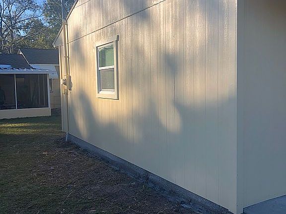 Dbl. Car Garage (side view)