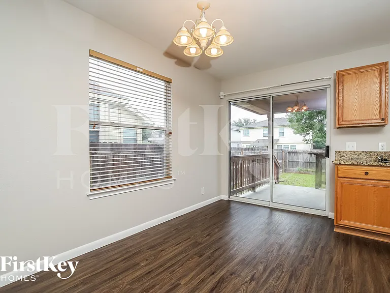 237 Val Verde Dr — Photo 5