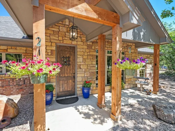 170 Julie Dr, Mineral Wells, TX 76067