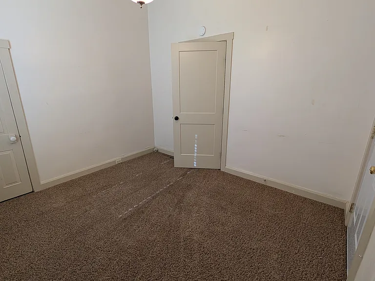 207 E 100 N — Photo 12