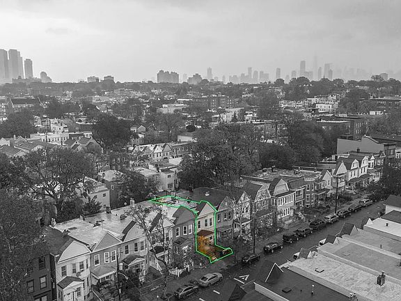 4th image of 294 Ege Ave #G
