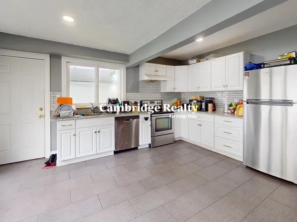 101 Bradford St #1T, Everett, MA 02149