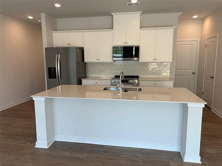 7308 Mulberry St — Photo 2