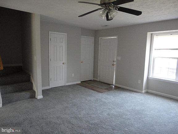 3rd image of 9918 W Midland Way