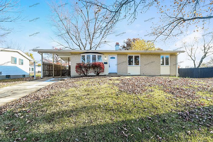 1st image of 325 Skylark Dr
