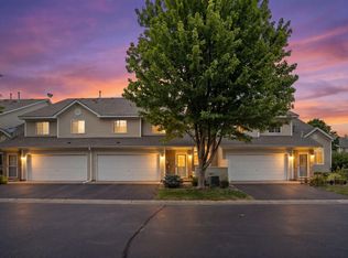 8854 Spring Ln, Woodbury, MN 55125