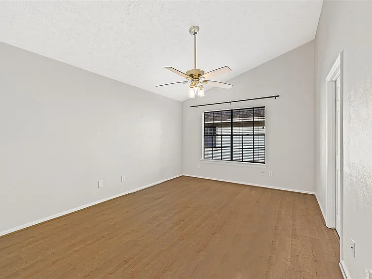 1555 Hillside Elm St — Photo 18