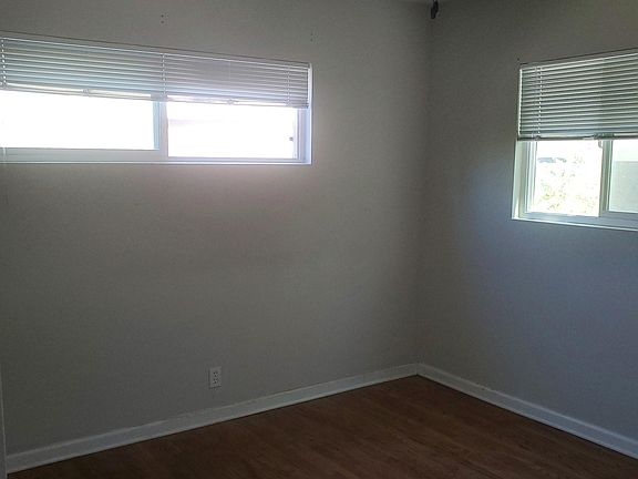 4th image of 100 S Grand Oaks Ave #5