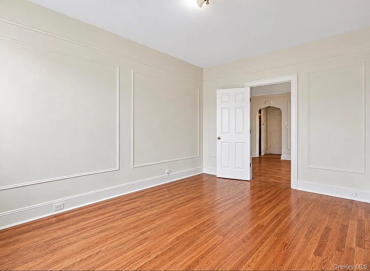 1 bed, 1.0 bath, 700 sqft, $2,500 — Photo 2