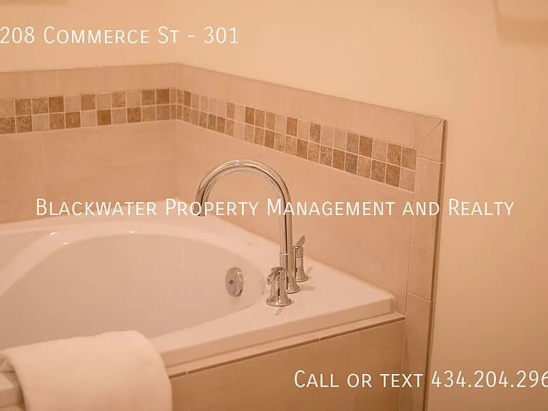 1208 Commerce St #301 — Photo 54