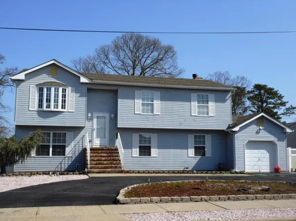 78 Bay Harbor Blvd, Brick, NJ 08723