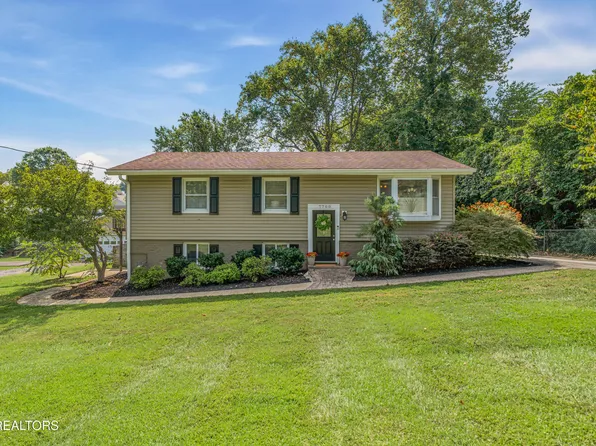 7700 Nubbin Ridge Dr, Knoxville, TN 37919