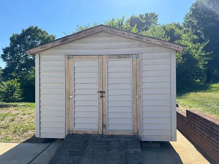 4221 Valley Cir — Photo 22