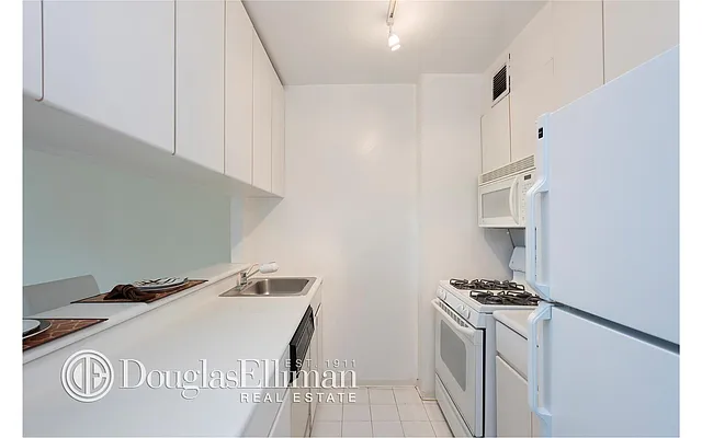 Rented by Douglas Elliman | media 74