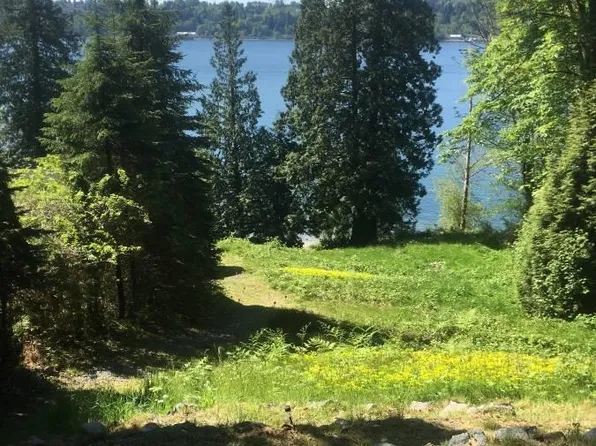 3707 Dollarton Hwy, North Vancouver, BC V7G 1A1