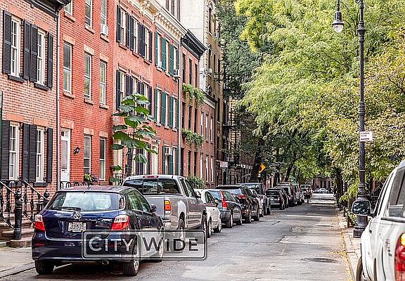 5th image of 37 1/2 Bedford St #1B