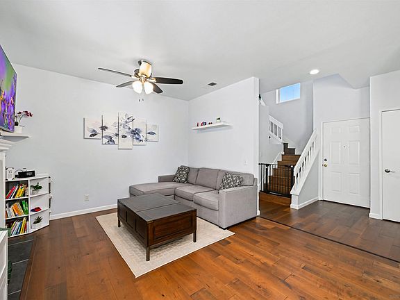 4th image of 3811 Creststone Pl
