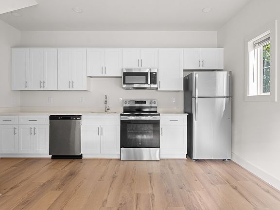 2nd image of 195 Flora Ave NE #B