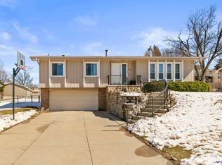 10626 Grand Ave, Omaha, NE 68134