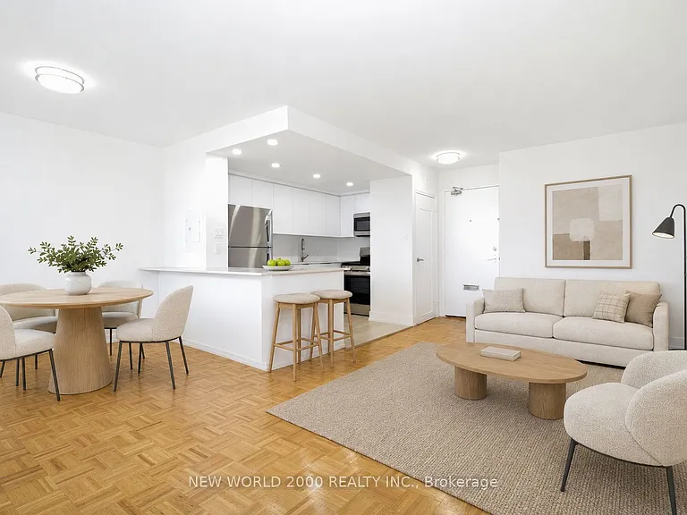 33 Erskine Ave #611 — Photo 2