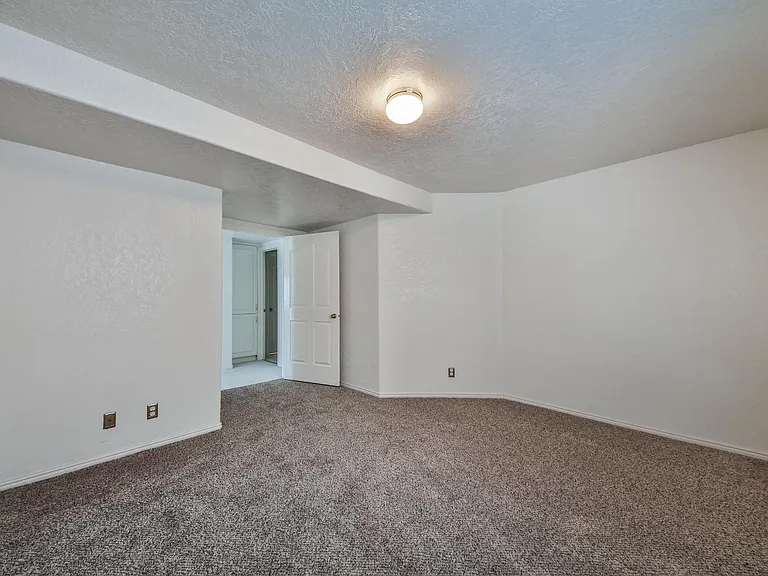824 W Hampton Rd — Photo 24