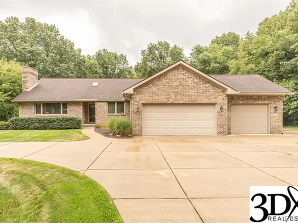 10840 Silver Lake Rd, South Lyon, MI 48178