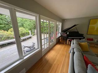 374 Rabbit Ln #1A, West Vancouver, BC V7S1J3
