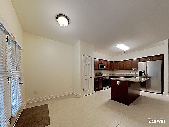 5th image of 221 McBee Pl