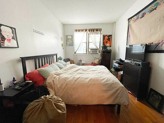 2nd image of 186 Greenpoint Ave #3S
