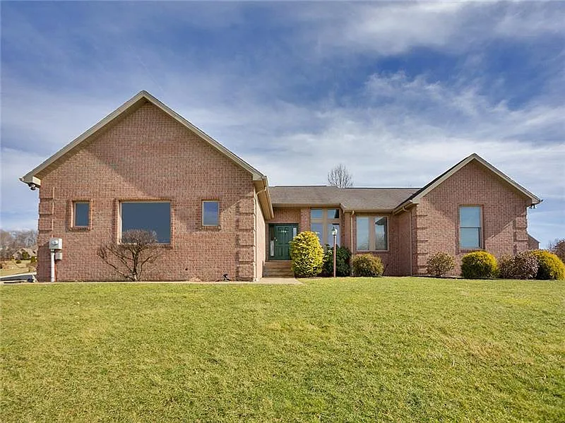790 Vernon Dr photo 1