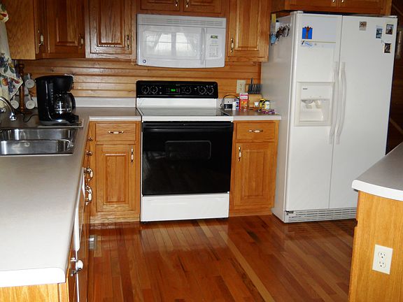 2nd image of 969 Deer Bend Trl