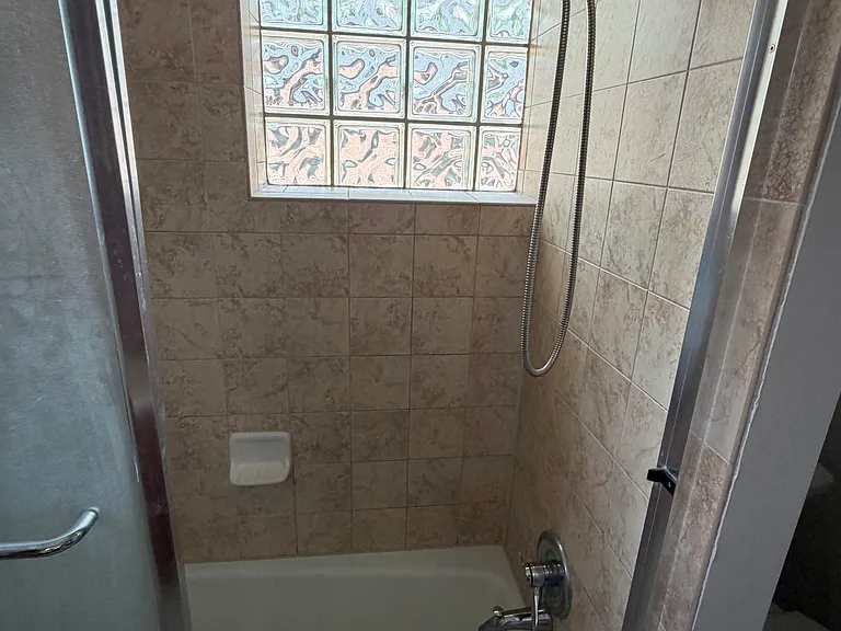 903 Newport St — Photo 22