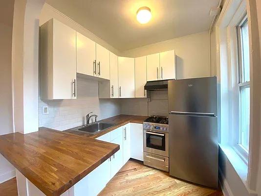 Rented by Avenue Sotheby's International Realty | media 2