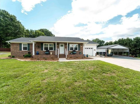 5055 Pine Hall Rd, Walkertown, NC 27051