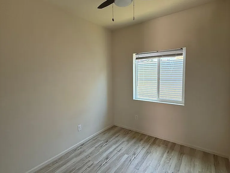 2221 Union Ave — Photo 6