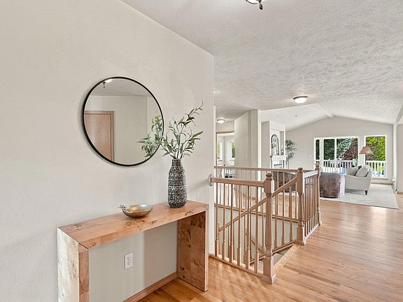 4th image of 3817 S Virginia Ln