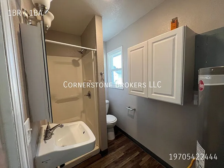 351 E 2nd St #B — Photo 8