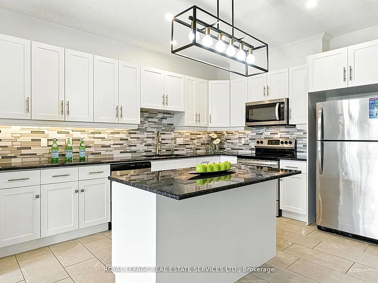 22 Marshall Dr #8 — Photo 6