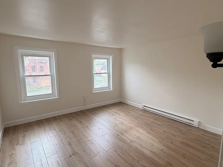 536 N Brick St — Photo 7
