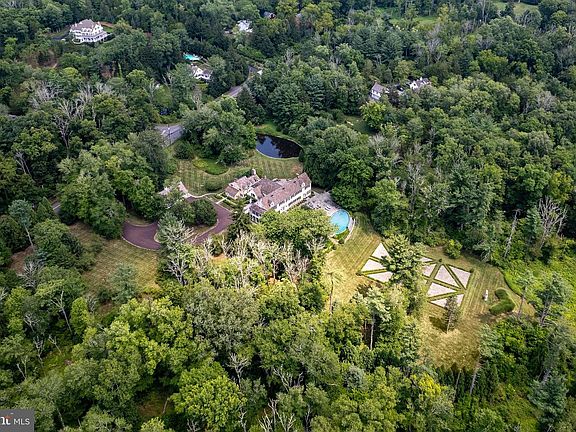 2nd image of 600 Pretty Brook Rd