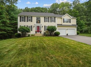28 Oxford Dr, Franklin, MA 02038