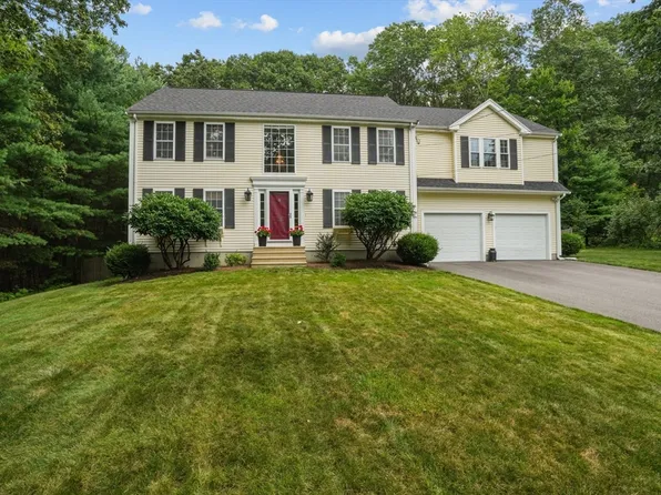 28 Oxford Dr, Franklin, MA 02038