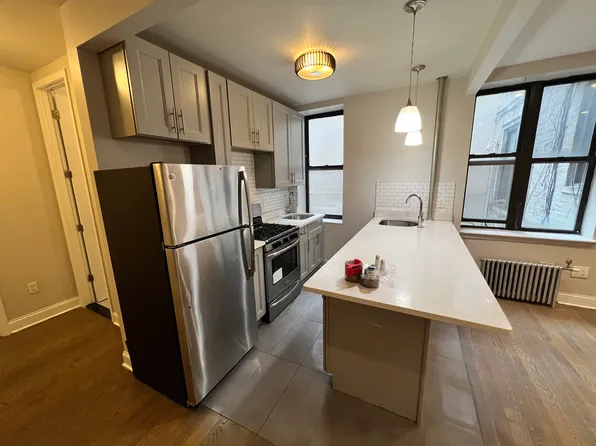 1552 President Street image 1 of 7