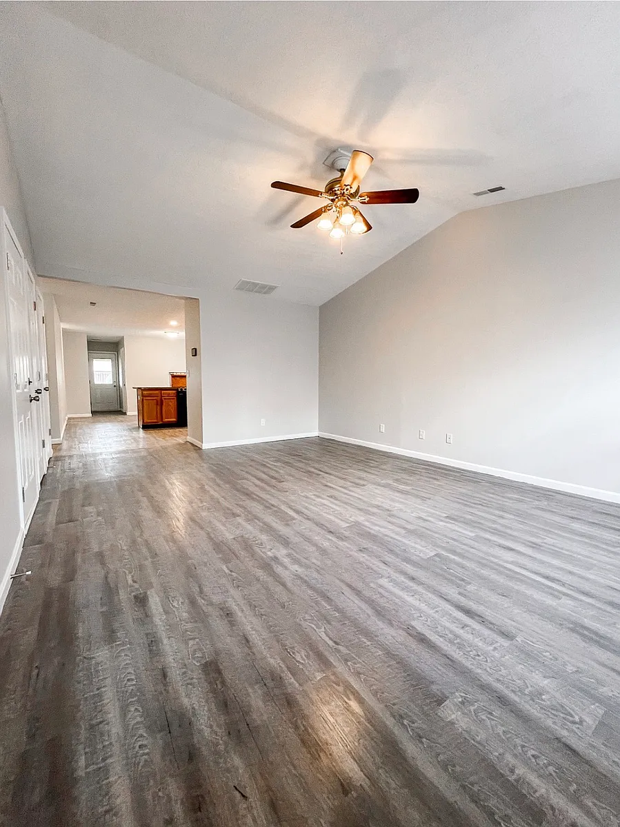 Building Photo - 1235 Naghel St